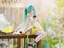 Load image into Gallery viewer, Piapro Hatsune Miku Noodle Stopper Prize Figure Canary Bird ver. FuRyu