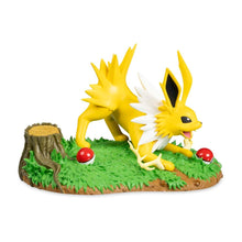 Load image into Gallery viewer, Pokemon Figure Skillful Strategy with Jolteon Pokemon Center Evolving Personalities
