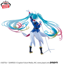 Load image into Gallery viewer, Piapro Figure Hatsune Miku Gundam Collaboration EVOLVE Banpresto
