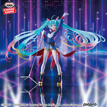 Load image into Gallery viewer, Piapro Figure Hatsune Miku Gundam Collaboration EVOLVE Banpresto
