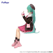 Load image into Gallery viewer, Piapro Figure Hatsune Miku Noodle Stopper Autumn Date Pink ver. FuRyu
