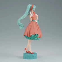 Load image into Gallery viewer, Piapro Figure Hatsune Miku World Journey vol. 1 Banpresto
