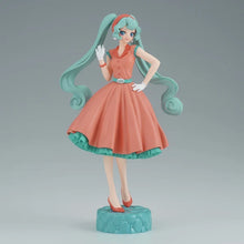 Load image into Gallery viewer, Piapro Figure Hatsune Miku World Journey vol. 1 Banpresto
