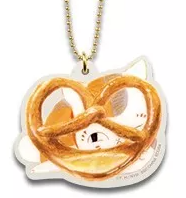Load image into Gallery viewer, Natsume's Book of Friends Acrylic Keychain Freshy Baked Bread With Nyanko Sensei Ichiban Kuji G Prize Bandai
