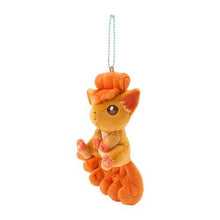 Load image into Gallery viewer, Pokemon Plush Keychain Vulpix &amp; Alolan Vulpix Parallel Pairs Two-Plush Key Chain - Pokemon Center Japan
