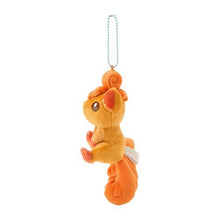 Load image into Gallery viewer, Pokemon Plush Keychain Vulpix &amp; Alolan Vulpix Parallel Pairs Two-Plush Key Chain - Pokemon Center Japan
