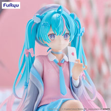 Load image into Gallery viewer, Love Blazer Hatsune Miku Noodle Stopper Prize Figure FuRyu
